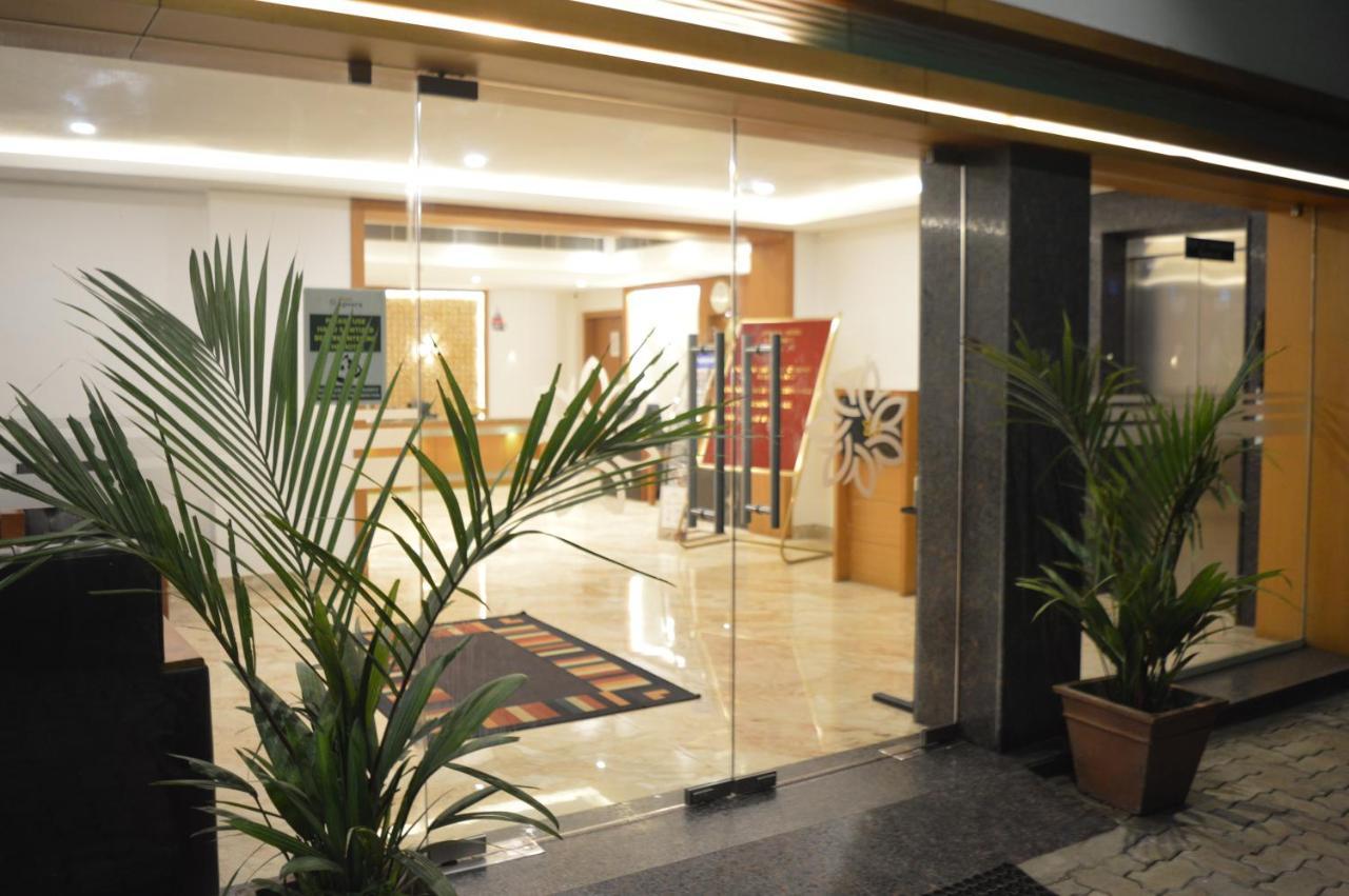 Hotel Apsara Shoranur Exteriér fotografie