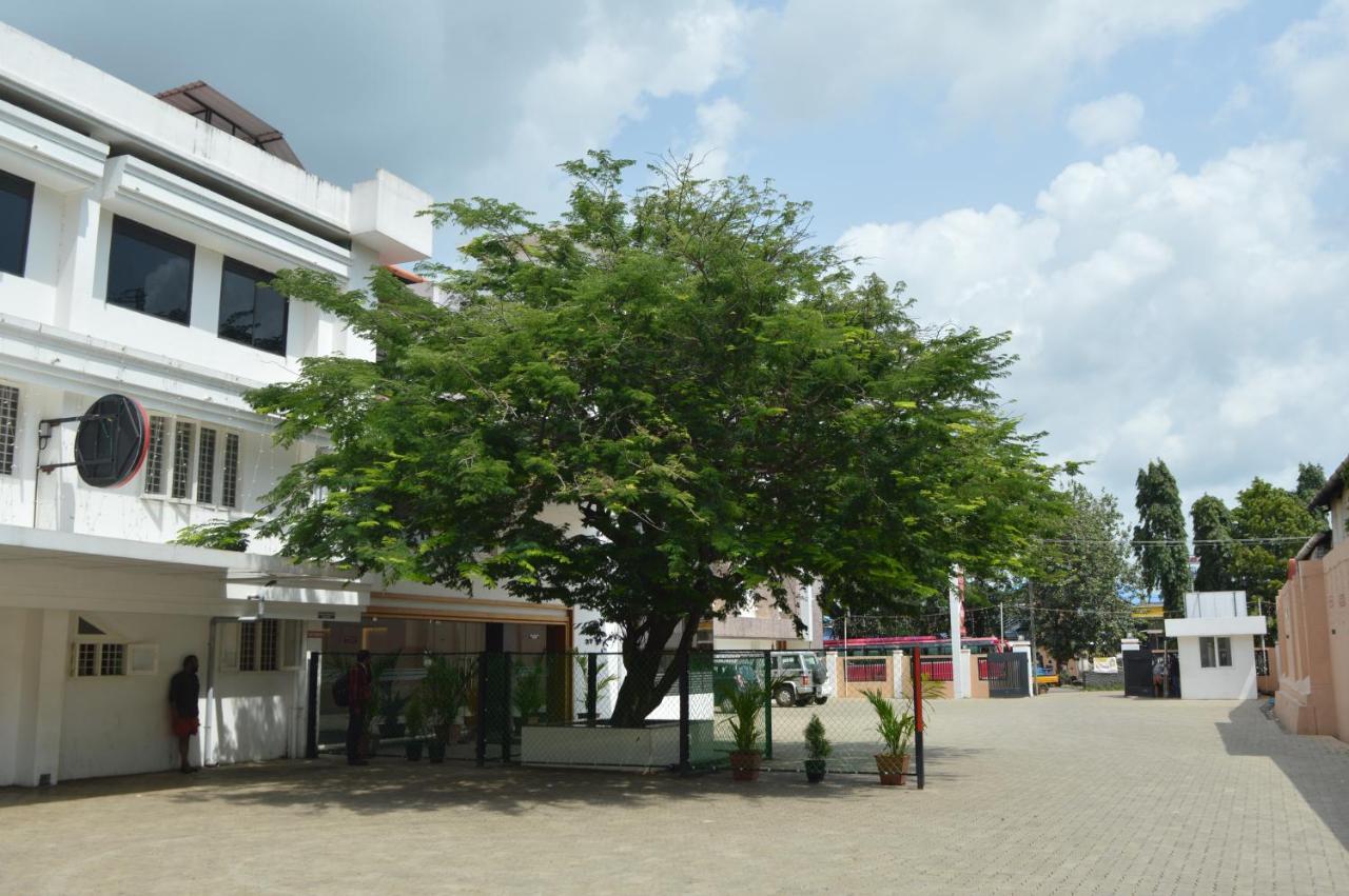Hotel Apsara Shoranur Exteriér fotografie