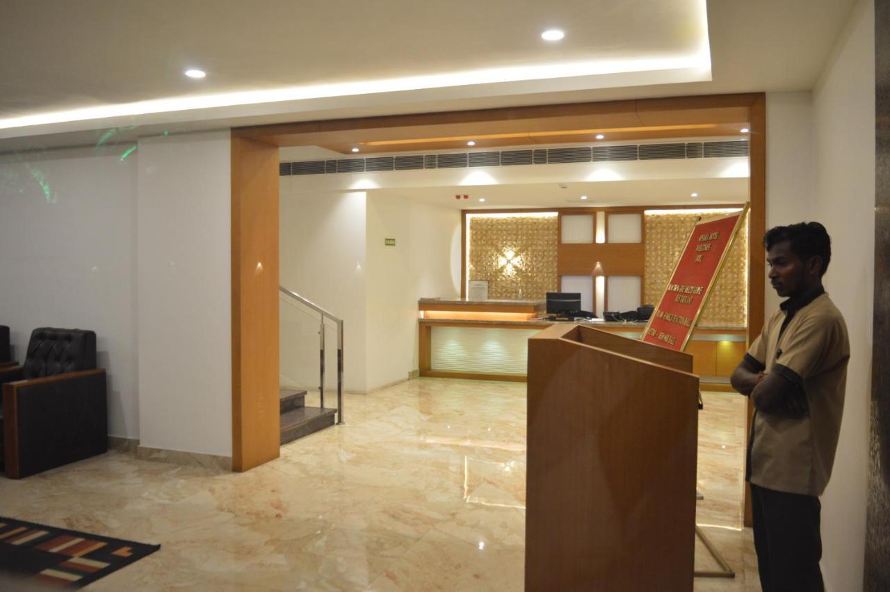 Hotel Apsara Shoranur Exteriér fotografie