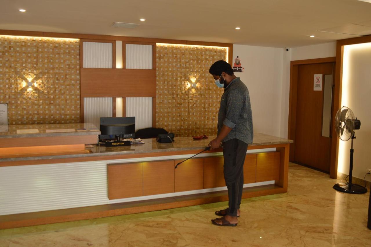 Hotel Apsara Shoranur Exteriér fotografie