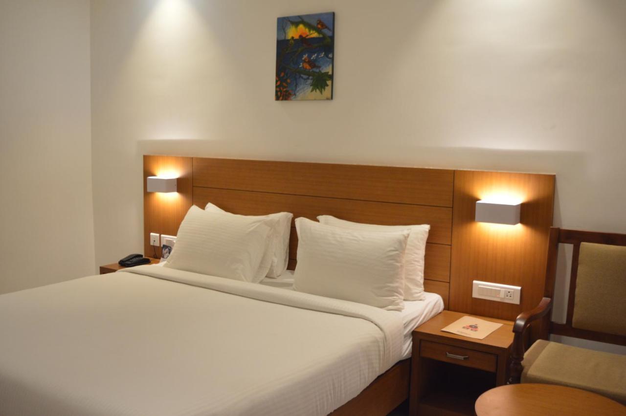 Hotel Apsara Shoranur Exteriér fotografie