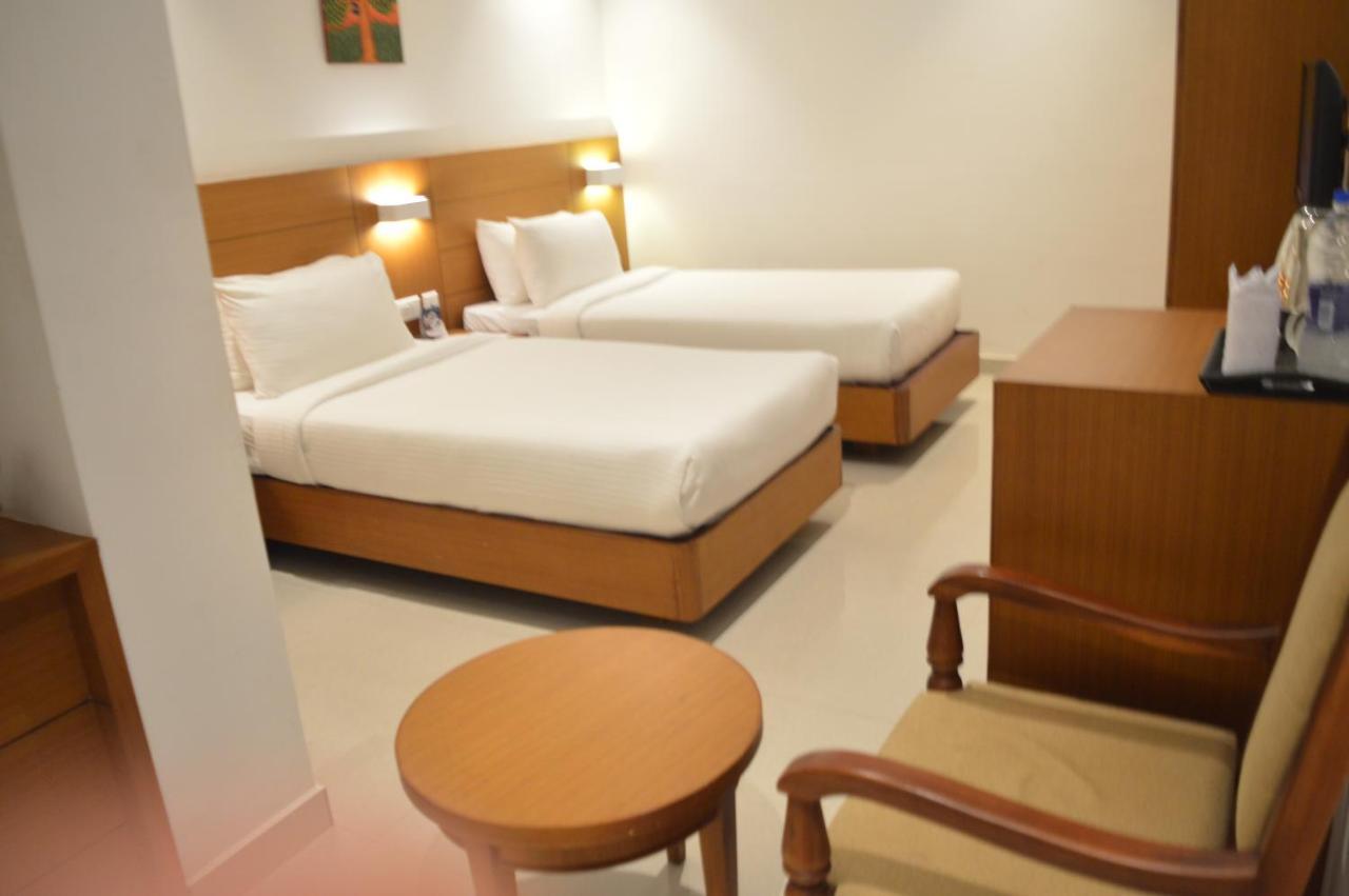 Hotel Apsara Shoranur Exteriér fotografie