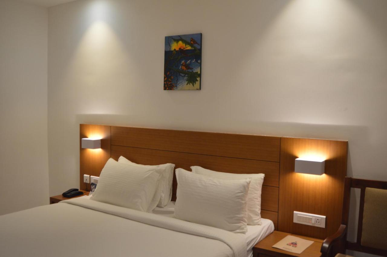 Hotel Apsara Shoranur Exteriér fotografie