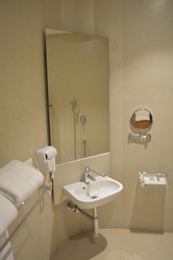 Hotel Apsara Shoranur Exteriér fotografie