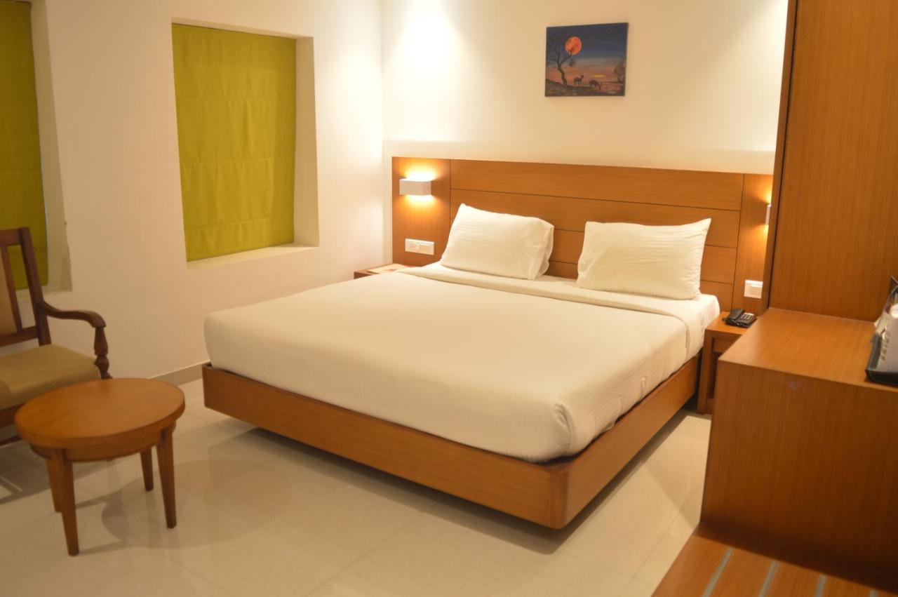 Hotel Apsara Shoranur Exteriér fotografie